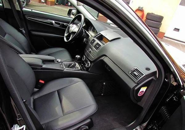 Mercedes-Benz Klasa C cena 26900 przebieg: 241000, rok produkcji 2010 z Rogoźno małe 277